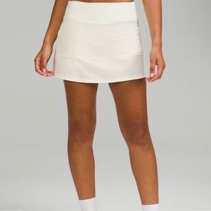 Pace rival mid rise skirt ; white ; size 6; regular length